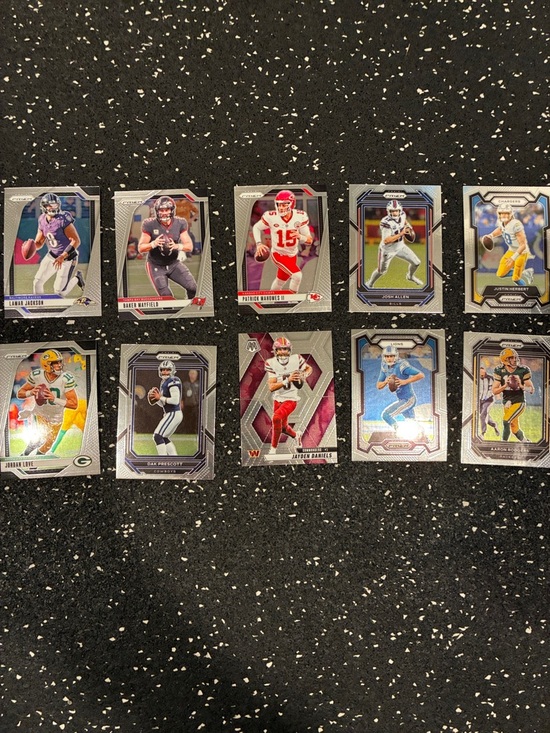 Panini Other - NFL Trading Card QB Lot - Assorted Players (Silver/White Accents)